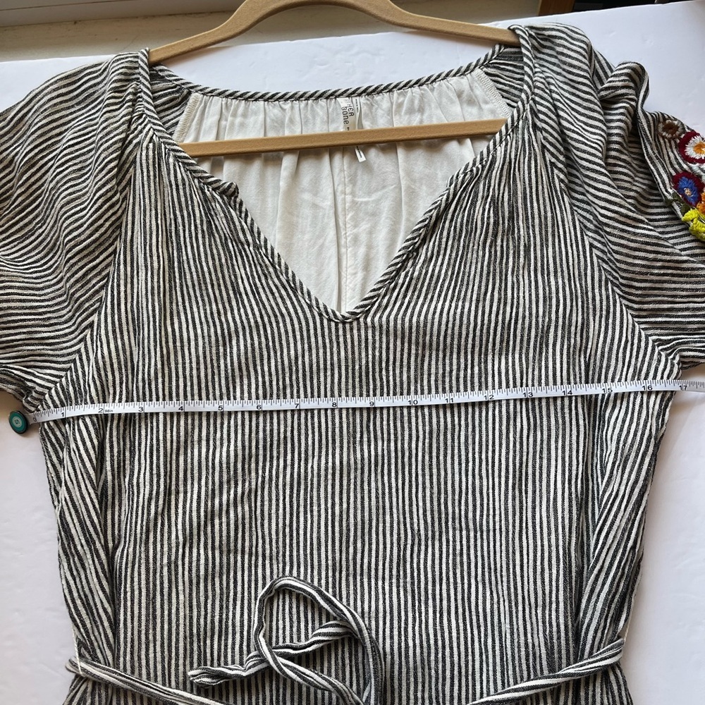 FEATHER AND BONE ANTHROPOLOGIE Striped Dress Floral Embroidery Sz Small Petite - Picture 9 of 10